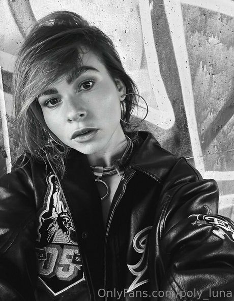 poly luna porno erwachsene foto