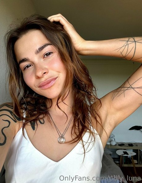 poly luna exklusive nackten foto
