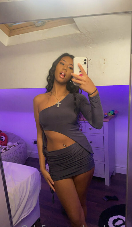 Yourkarina heiße erotische bild