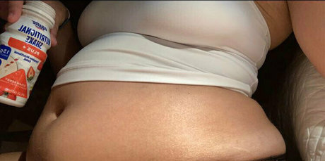 poptartbelly model xxx foto