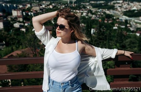 Dianaholiday model nackt galerie