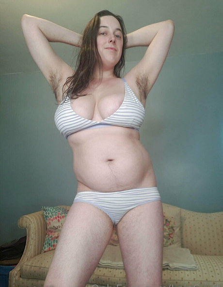 leiaswift schauspielerin kunst galerien