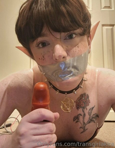 transgirlakira model galerien