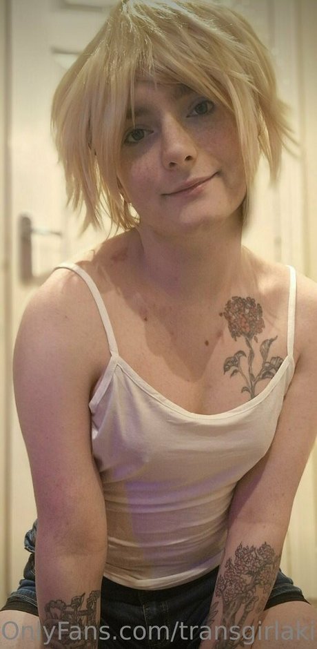 transgirlakira nackt sex bild