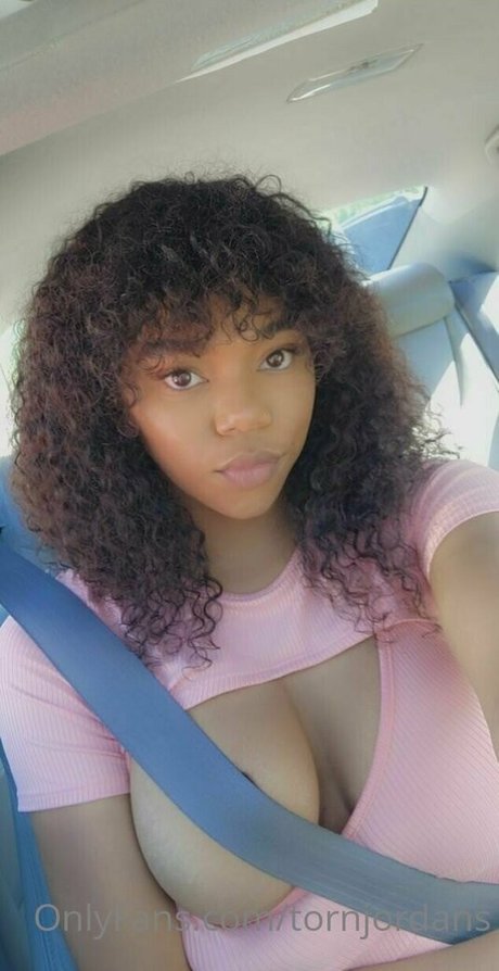 tornjordans schöne nacktheit archiv