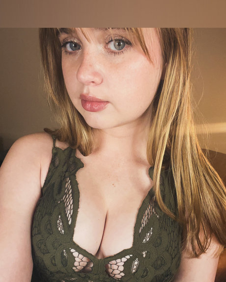 Bella Marie Berrada model akt archiv