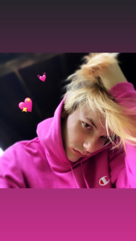 Billyjameshalljr nackt kunst bilder