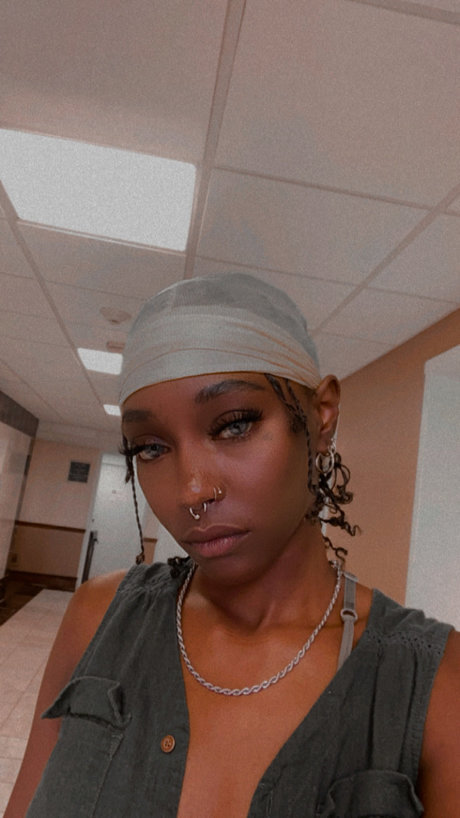 _Kynnedi_ erotische schöne foto