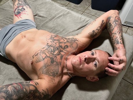 _Ryan_ perfekte nackt foto