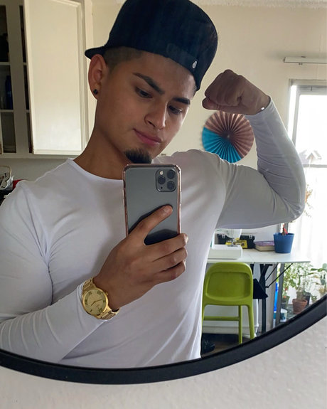 Roger Cruz model exklusive galerien