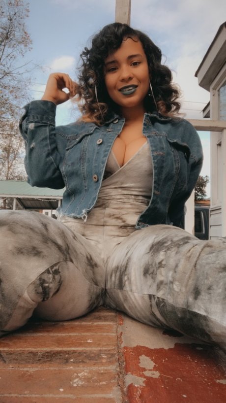 Cardi Redd model erwachsene bild