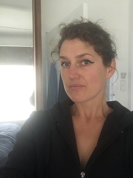 Miss Ces nackt heiße bilder