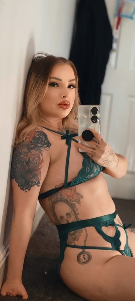 miss sweetsin erotische kunst galerie