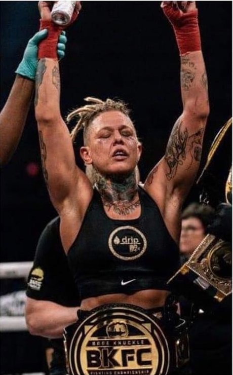 CHRISTINE MISFIT hübsche kostenlose foto