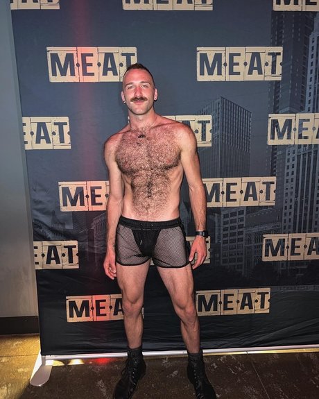 Humbly Hung kunst erotische galerie