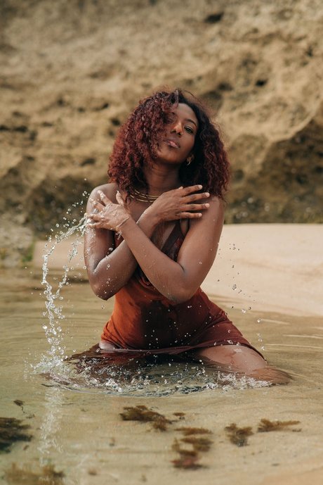 Mona Moore pornostar hd archiv