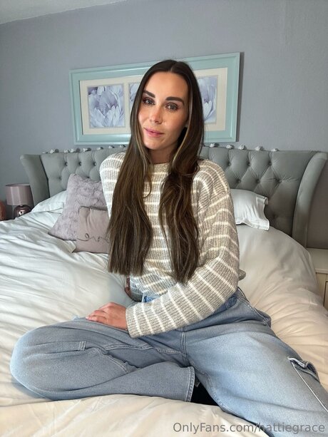 Hattie Grace erotische nackte bild