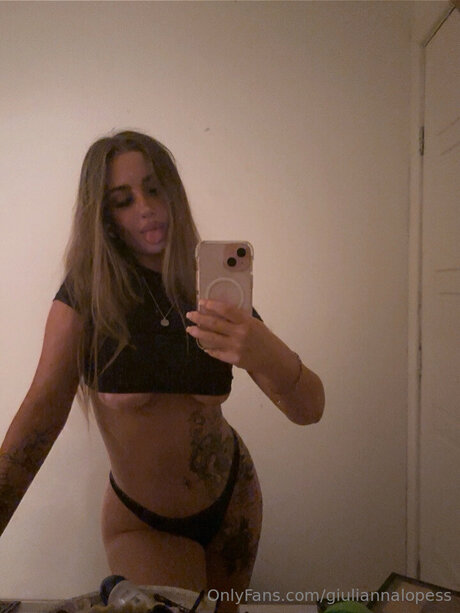 petite latina top 2 6_ sexy akt fotos