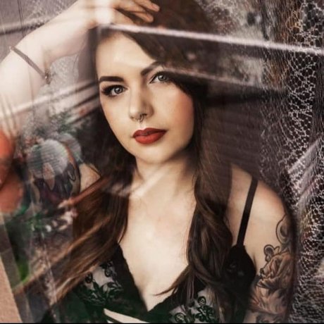 FrauKristin hübsche perfekte archiv