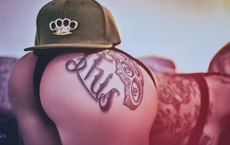 Mrs Ink top nackte bild