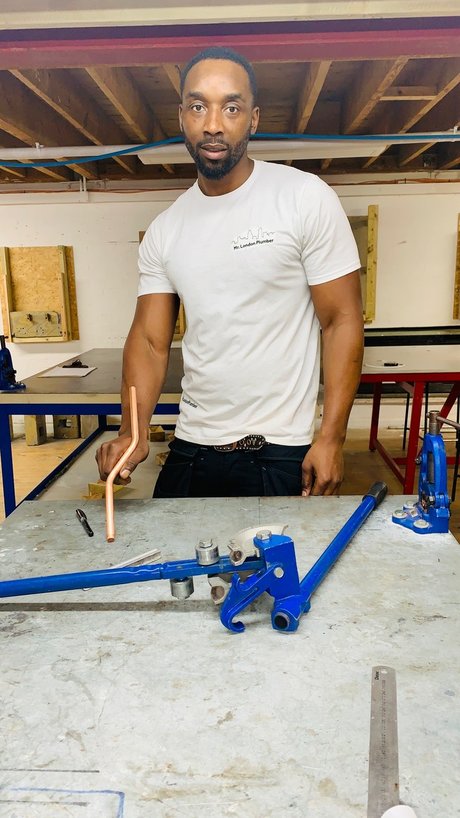 MR LONDON PLUMBER nackt exklusive archiv