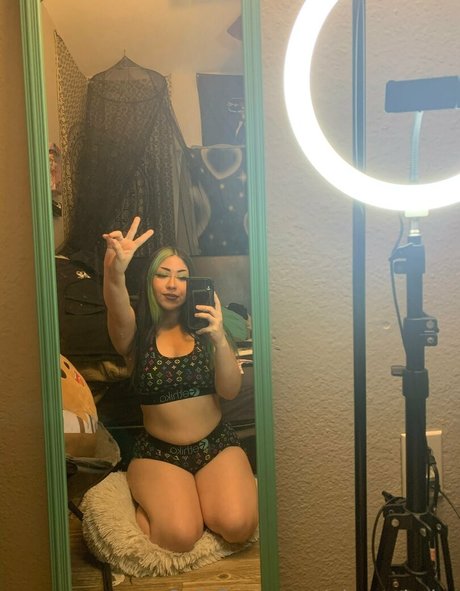 ghostebabe schauspielerin akt galerien