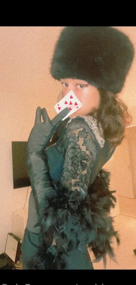 goddessauroree schauspielerin perfekte foto