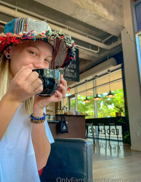 Brawniebee erwachsene pornografische fotos