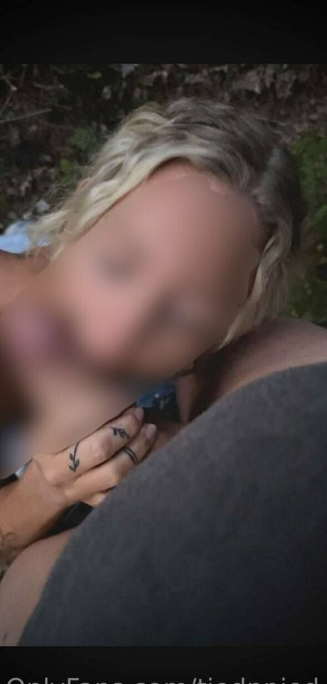 tiednpied model nackt archiv