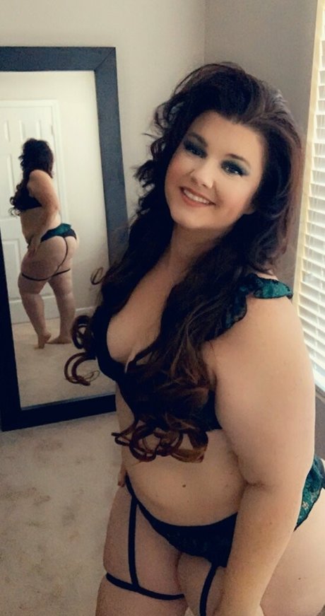 CrystalMcbootay model bild