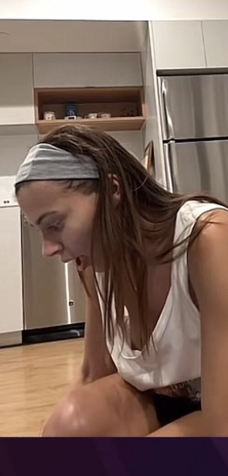 Samantha Saglibene nackt porno archiv