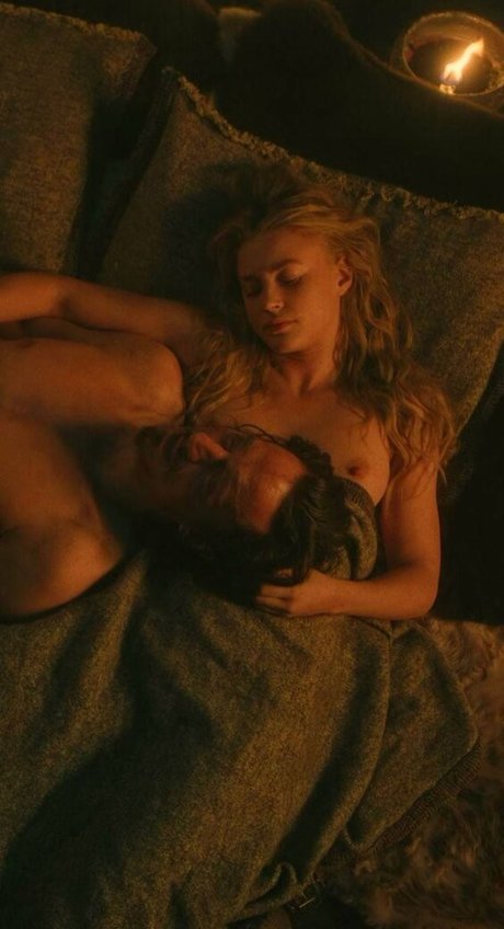 Jeanne Goursaud erotische nacktheit bilder