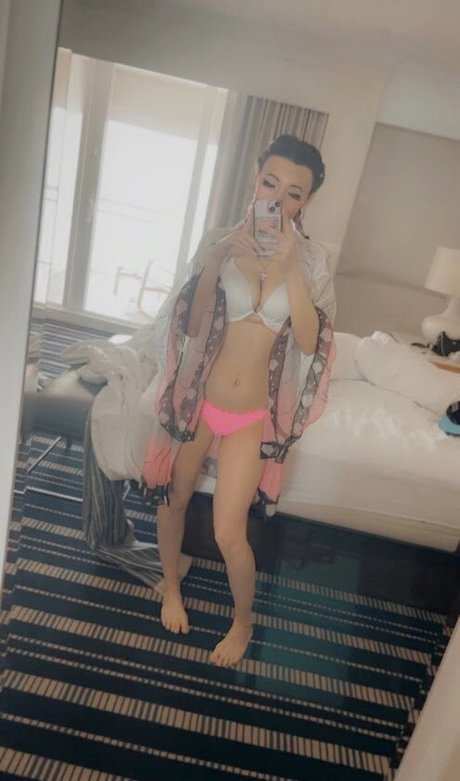 HowToMia erotische schöne bilder