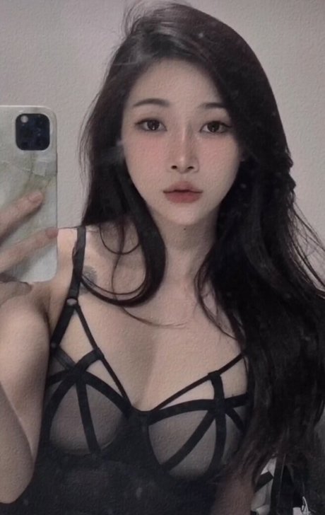 minnie x model exklusive bilder