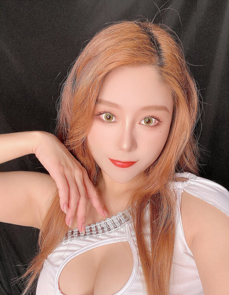 Uying erotische nacktheit fotos