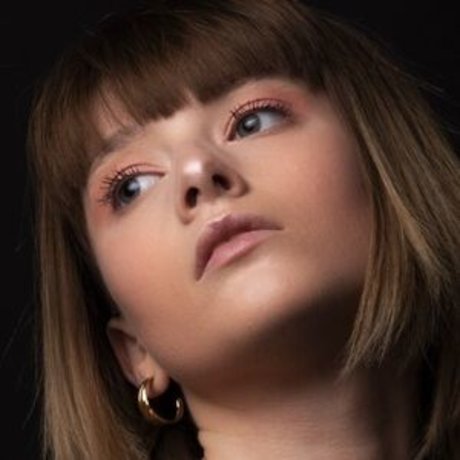 Katline Roddes sexy hd foto