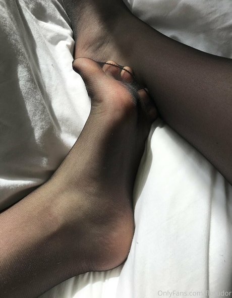 flotudor nackt exklusive archiv