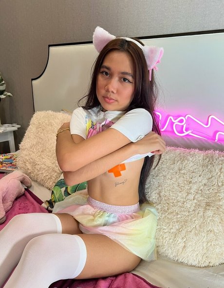 youngdumbasian sexy erwachsene bild