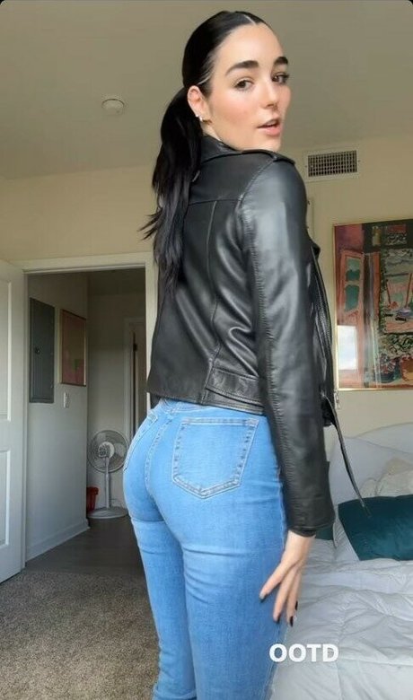 Indiana Massara model erwachsene bild