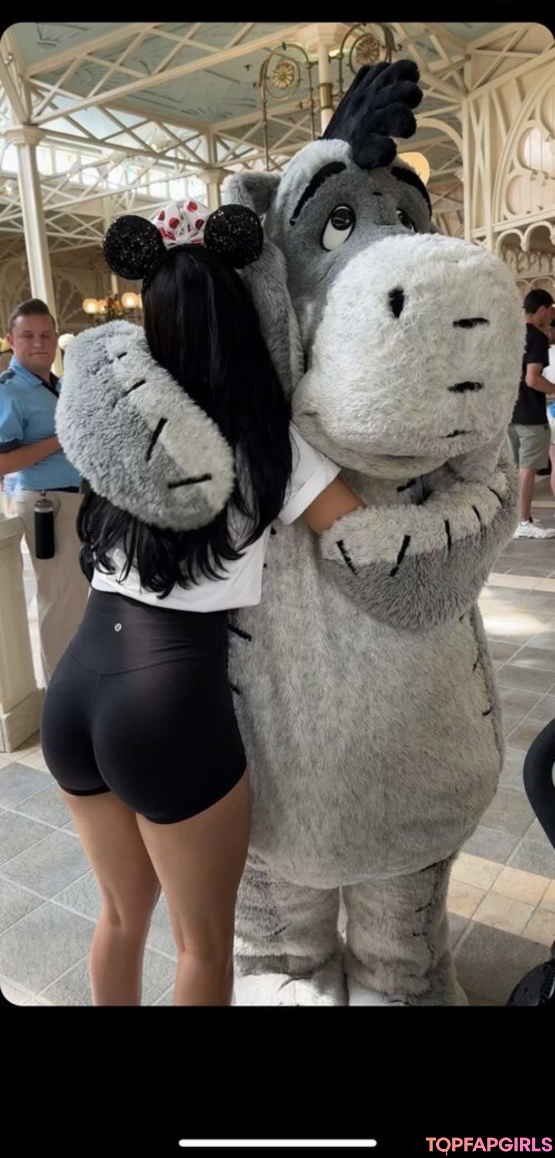 Indiana Massara top nackt bilder