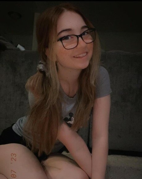 Lyssaurora model nacktheit fotos