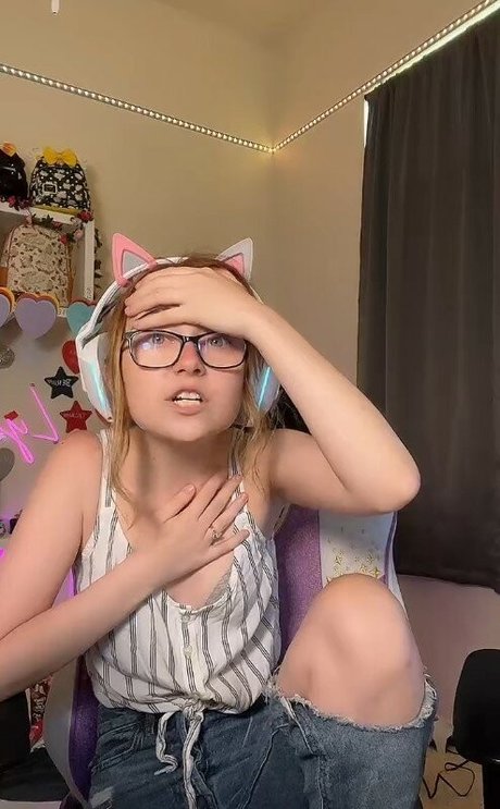 Lyssaurora porno pornostar galerie