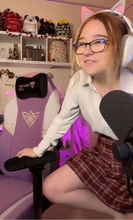 Lyssaurora erotische galerie