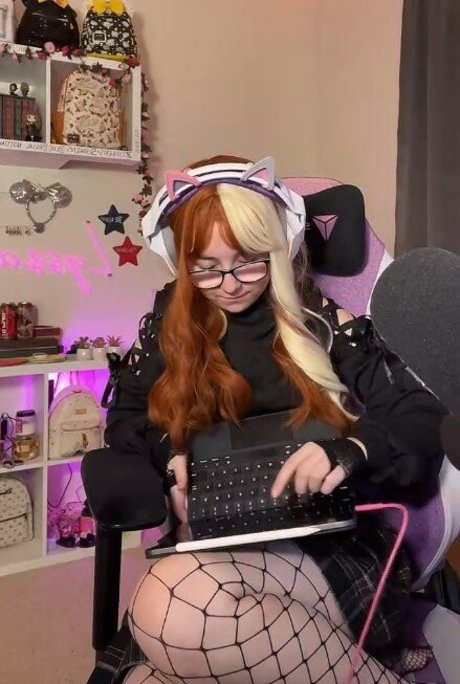 Lyssaurora nackt pornostar galerien