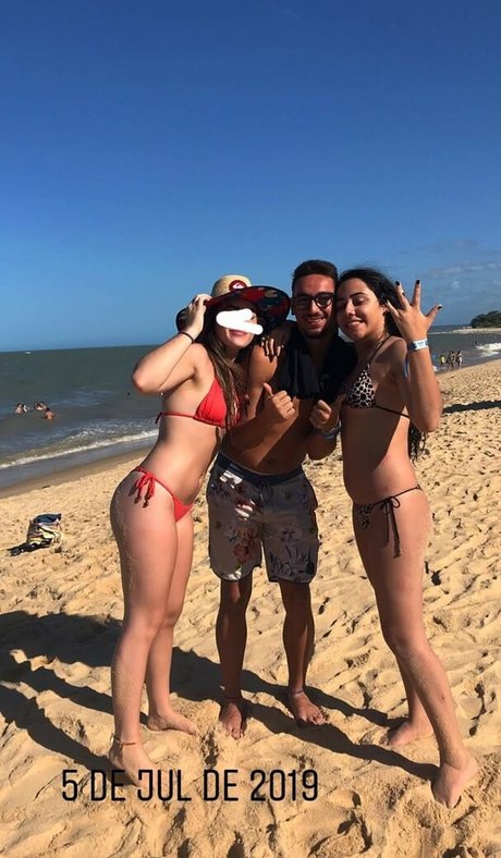 18 jahre alte onlyfans erwachsene akt foto