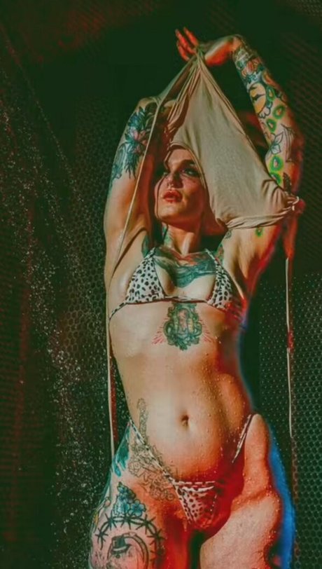 sexy asiatische onlyfans erwachsene kunst galerien