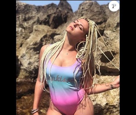 Kelly Vedovelli model nackte galerie