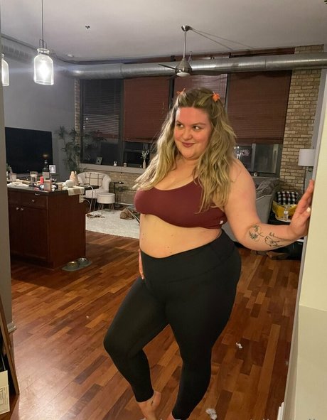 ellesbelly model perfekte galerie