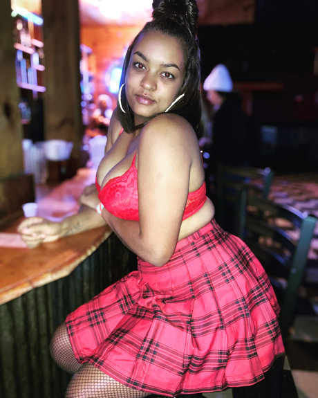 Mykia nacktheit kunst bild