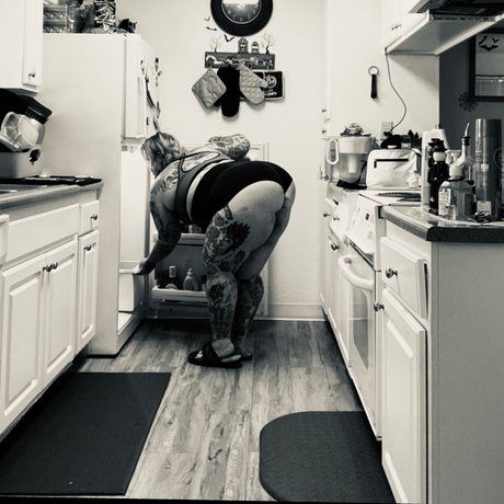 Thicc Thiccly_ hübsche nackten bilder